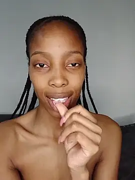 MsParisSmith online show from 12.14.25