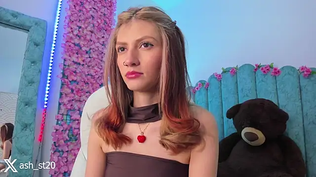 Snapshot of Ash_20_ chatting on 01.08.26 Ash 20 online show from 01.08.26