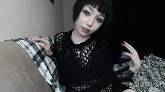 Snapshot of Lucyy666 chatting on 12.18.25 Lucyy666 online show from 12.18.25