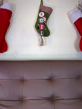 Snapshot of ZoeyFierce chatting on 12.18.25 ZoeyFierce online show from 12.18.25