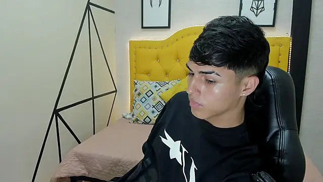 Snapshot of Ethan_Jamees chatting on 02.10.26 Ethan Jamees online show from 02.10.26