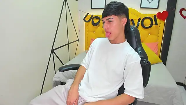 Snapshot of Ethan_Jamees chatting on 02.16.26 Ethan Jamees online show from 02.16.26