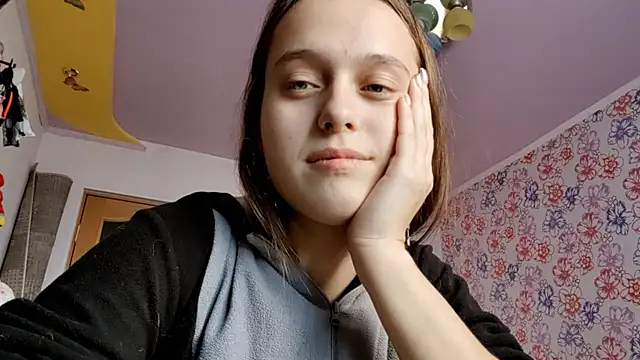 SophieHazely online show from 12.05.25