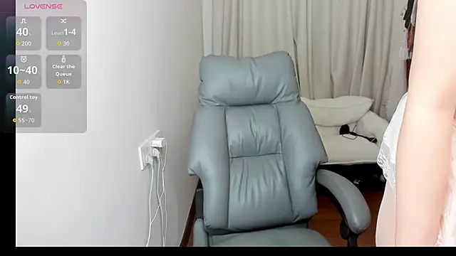 linlinjiang33 online show from 04.06.26