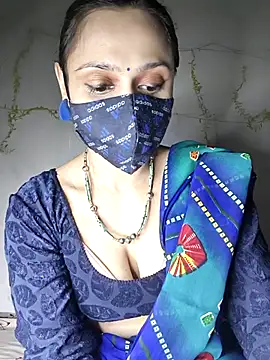 Snapshot of HONEY_BEBS chatting on 01.05.26 HONEY BEBS online show from 01.05.26