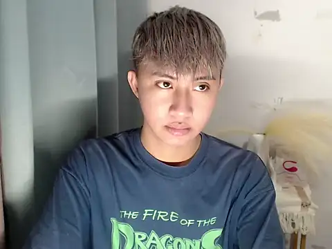 Snapshot of asiantwink0000 chatting on 05.21.26 asiantwink0000 online show from 05.21.26
