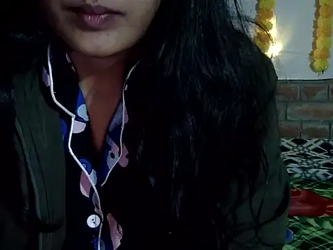 Snapshot of Hot_Princess2000 chatting on 12.17.25 Hot Princess2000 online show from 12.17.25