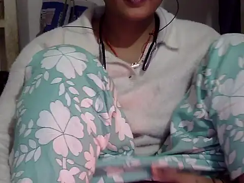 Snapshot of Hot_Princess2000 chatting on 01.08.26 Hot Princess2000 online show from 01.08.26