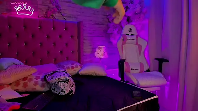 MoliBunny online show from 04.24.26