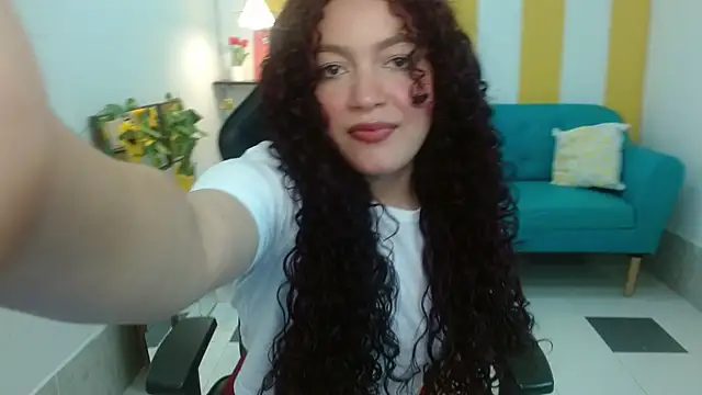 Snapshot of zahira1 chatting on 12.18.25 zahira1 online show from 12.18.25