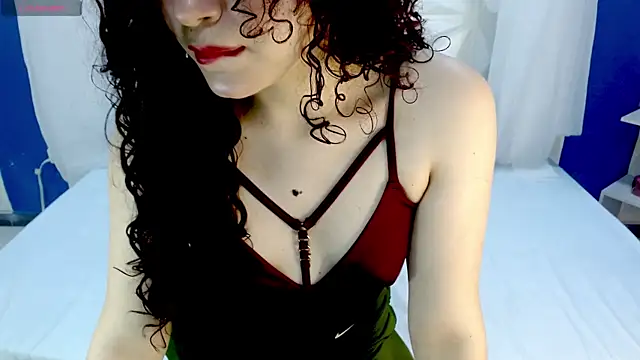 Snapshot of zahira1 chatting on 12.22.25 zahira1 online show from 12.22.25