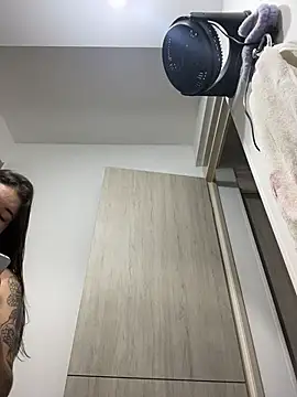 Snapshot of angely_ross1 chatting on 12.22.25 angely ross1 online show from 12.22.25