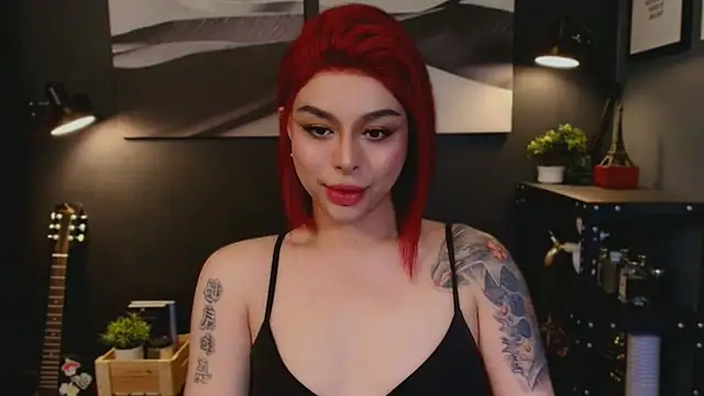 Snapshot of Kim_Kaye chatting on 11.29.25 Kim Kaye online show from 11.29.25