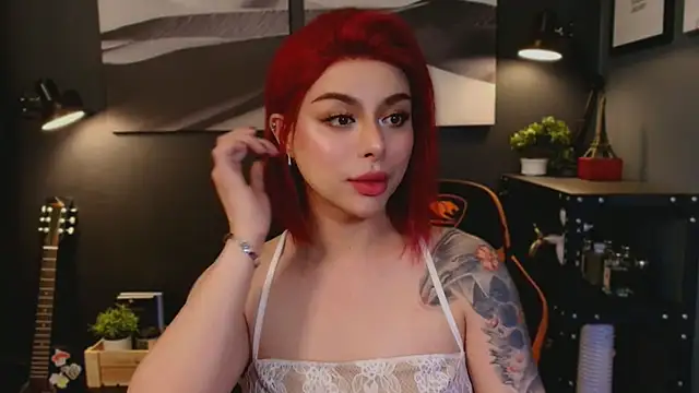 Snapshot of Kim_Kaye chatting on 11.30.25 Kim Kaye online show from 11.30.25