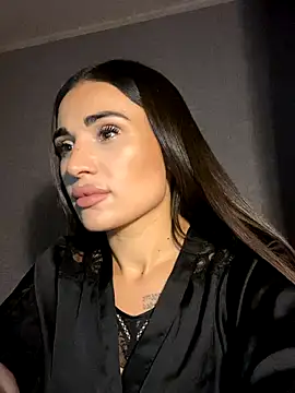 Snapshot of MonikaSi chatting on 12.04.25 MonikaSi online show from 12.04.25