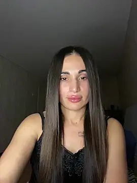 Snapshot of MonikaSi chatting on 12.19.25 MonikaSi online show from 12.19.25