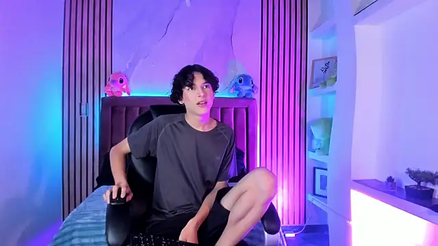 SthepanodiMonaco online show from 04.11.26