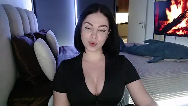 Snapshot of RachelCamp chatting on 04.24.26 RachelCamp online show from 04.24.26
