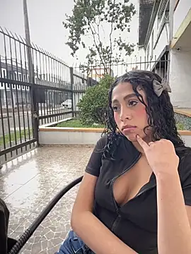 MiaScott Pink online show from 01.15.26