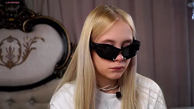 AunclreaVache online show from 03.04.26