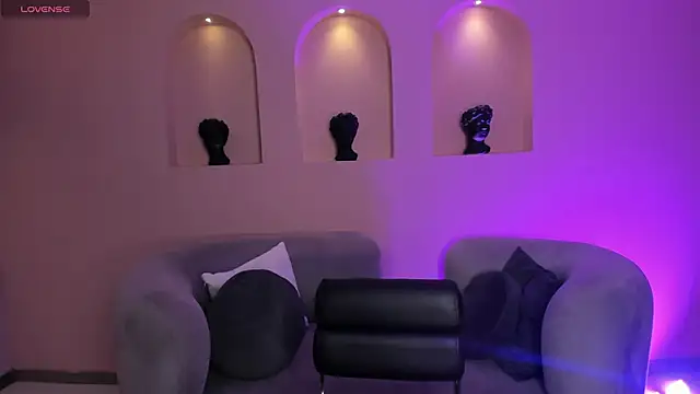 Snapshot of RossiRivers chatting on 03.29.26 RossiRivers online show from 03.29.26