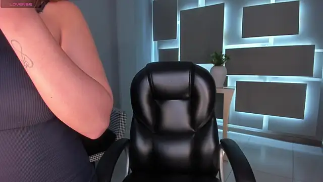 AmbarOwens online show from 01.14.26