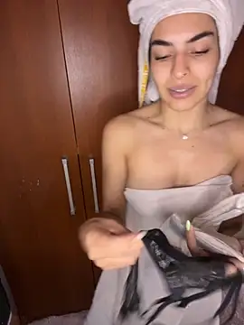 Snapshot of CammyyDomm chatting on 12.05.25 CammyyDomm online show from 12.05.25