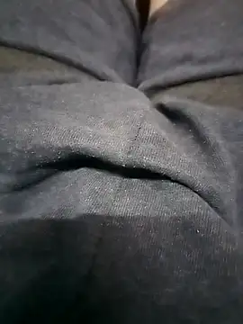 Snapshot of tratranztranz4 chatting on 11.28.25 tratranztranz4 online show from 11.28.25