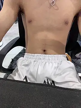 Snapshot of xiao_men chatting on 12.21.25 xiao men online show from 12.21.25