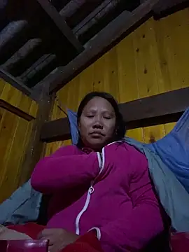 Snapshot of LeoPet2x chatting on 12.01.25 LeoPet2x online show from 12.01.25