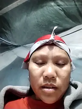 Snapshot of LeoPet2x chatting on 12.16.25 LeoPet2x online show from 12.16.25