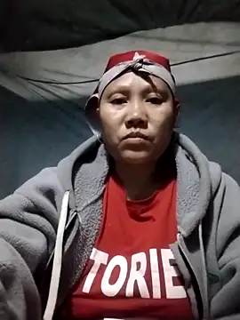 Snapshot of LeoPet2x chatting on 12.19.25 LeoPet2x online show from 12.19.25