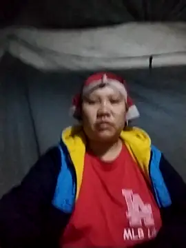 Snapshot of LeoPet2x chatting on 12.19.25 LeoPet2x online show from 12.19.25