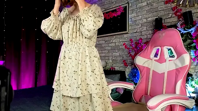 Snapshot of Mia_Mooore chatting on 12.01.25 Mia Mooore online show from 12.01.25