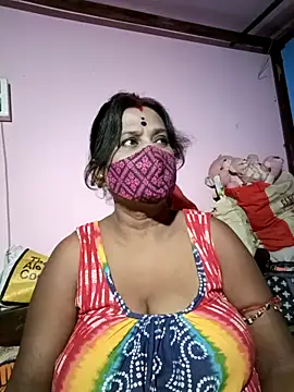 Snapshot of me-pari-hu chatting on 05.02.26 me-pari-hu online show from 05.02.26