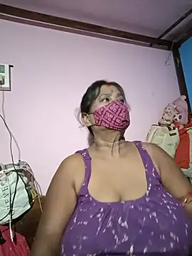 Snapshot of me-pari-hu chatting on 05.15.26 me-pari-hu online show from 05.15.26