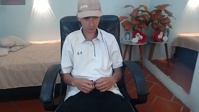 Snapshot of LucassSmith11 chatting on 12.04.25 LucassSmith11 online show from 12.04.25