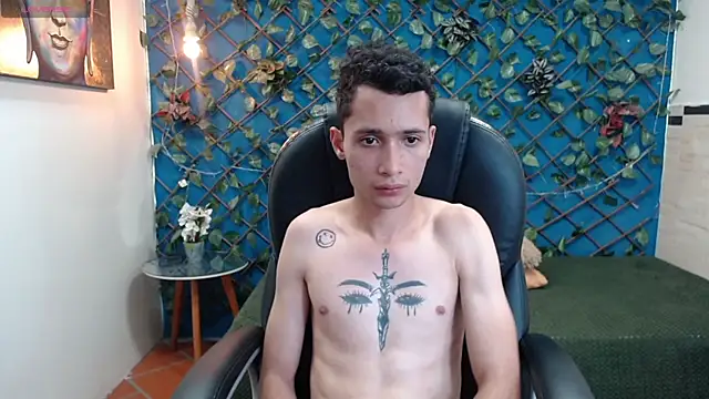 Snapshot of LucassSmith11 chatting on 12.13.25 LucassSmith11 online show from 12.13.25