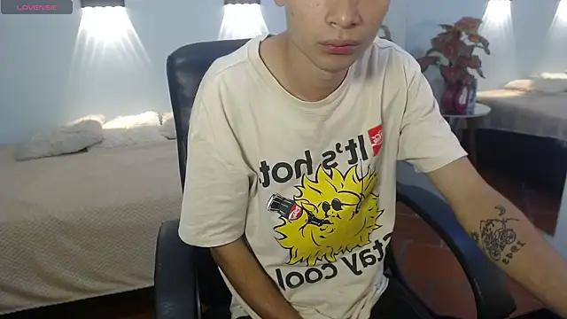 Snapshot of LucassSmith11 chatting on 12.18.25 LucassSmith11 online show from 12.18.25