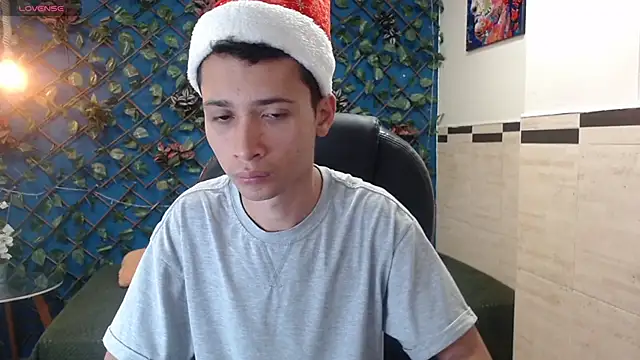 Snapshot of LucassSmith11 chatting on 12.20.25 LucassSmith11 online show from 12.20.25