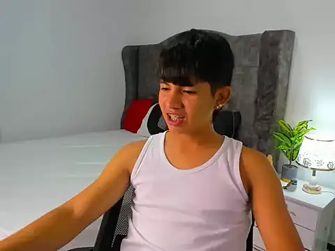 Mikke18 online show from 01.13.26