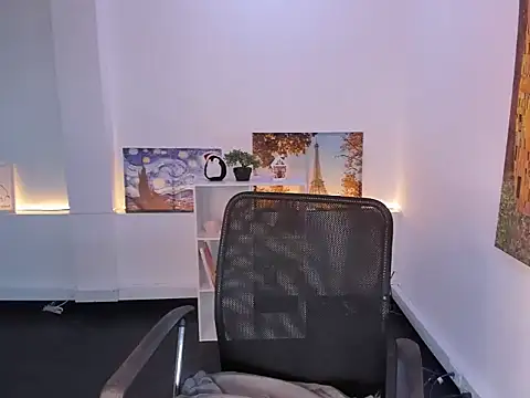 Snapshot of SwettieSammy chatting on 12.18.25 SwettieSammy online show from 12.18.25