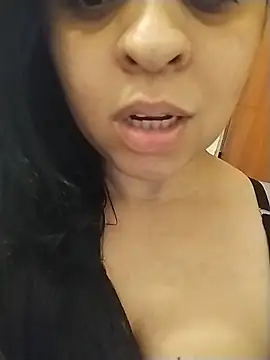 Snapshot of hirla chatting on 06.22.26 hirla online show from 06.22.26