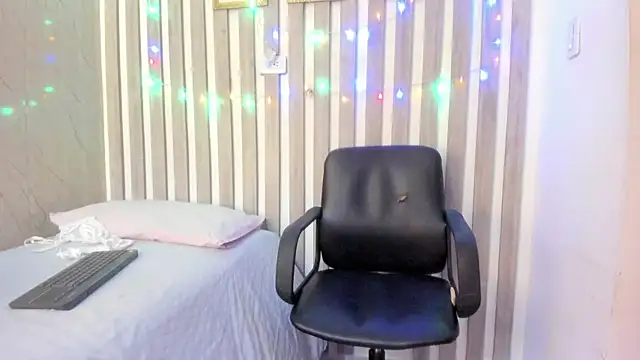 Snapshot of _Zoecooper chatting on 01.14.26 Zoecooper online show from 01.14.26