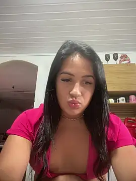 Snapshot of larysinha chatting on 12.16.25 larysinha online show from 12.16.25