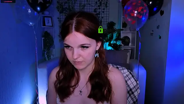 Snapshot of mikameovv chatting on 06.17.26 mikameovv online show from 06.17.26