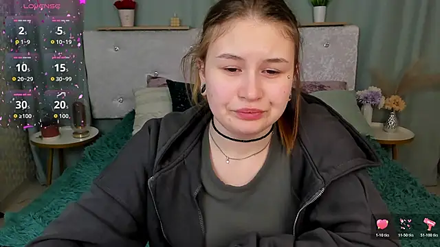 Snapshot of MilanaXHoney chatting on 02.23.26 MilanaXHoney online show from 02.23.26