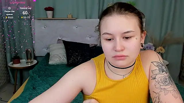 Snapshot of MilanaXHoney chatting on 02.24.26 MilanaXHoney online show from 02.24.26