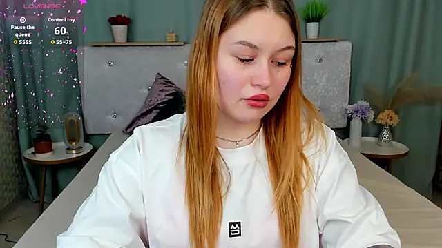 Snapshot of MilanaXHoney chatting on 02.28.26 MilanaXHoney online show from 02.28.26