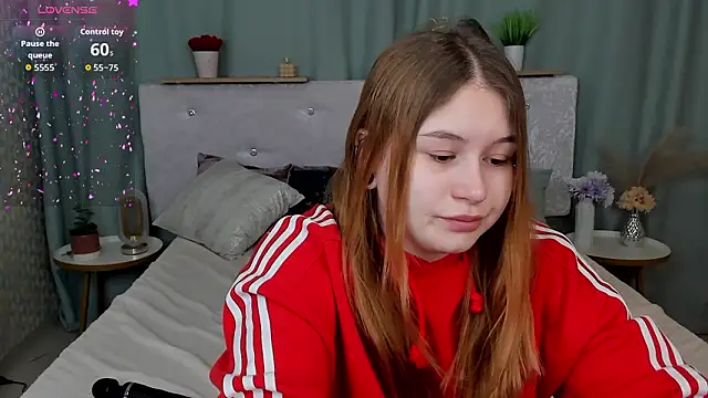 Snapshot of MilanaXHoney chatting on 03.02.26 MilanaXHoney online show from 03.02.26